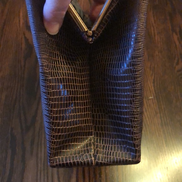 Pretty Dover Vintage Handbag - Picture 8 of 14